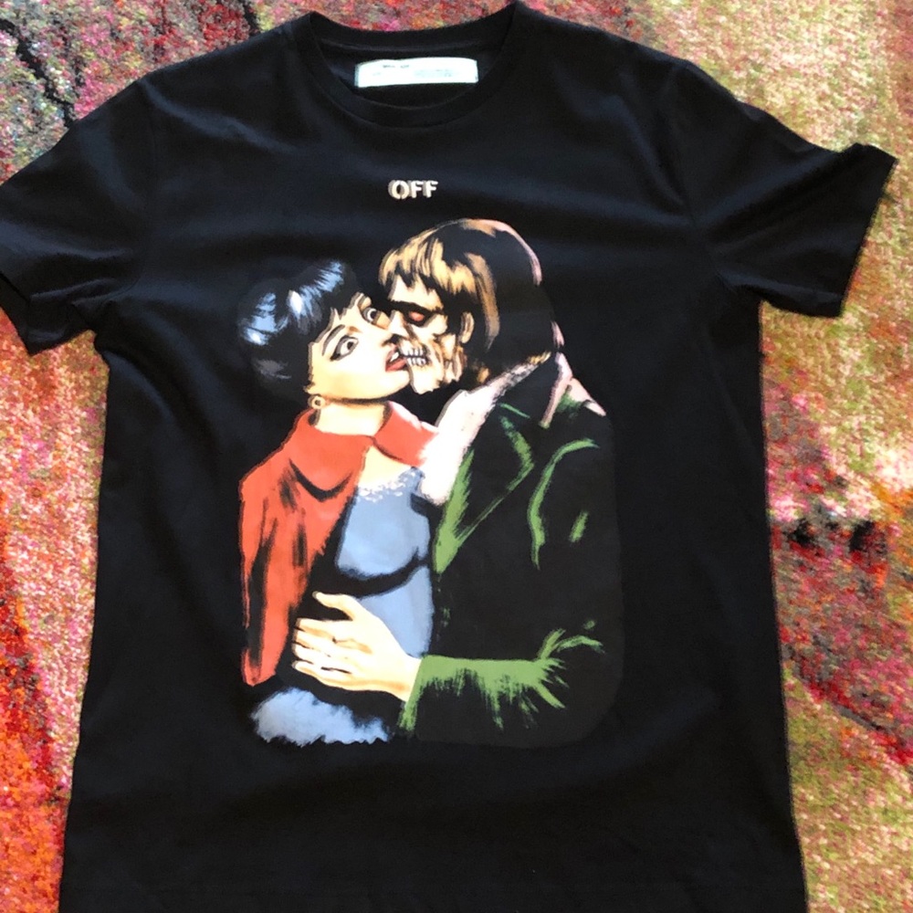 Men’s off white kiss graphic shirt